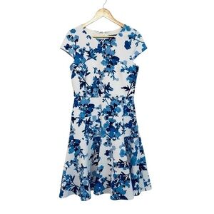 Women's 8 Floral Blue White Stretch Flowy Cottage Flared Skirt Cap Sleeve Dress